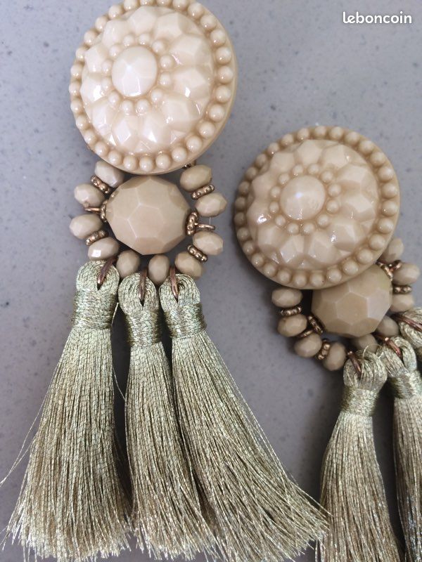 Boucles d’oreilles pompons doré (image 3)