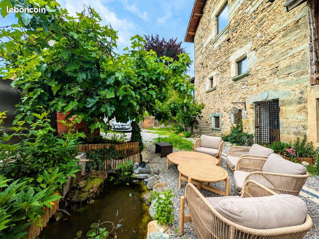 Maison 7 pièces 150 m² · à Perrignier · 150 m² · 560 000 €