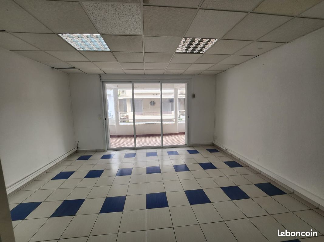 Local 240 m² Pointe-à-Pitre (image 7)