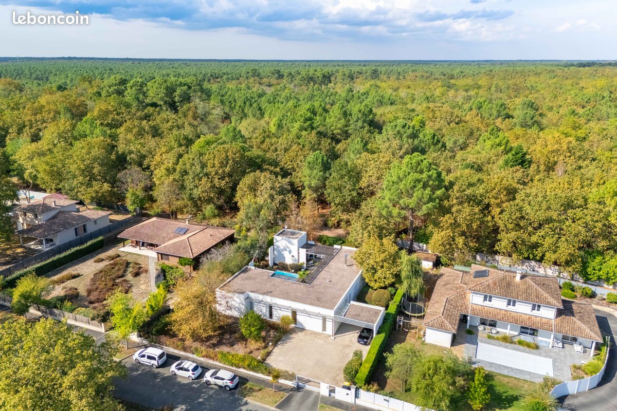 Maison 8 pièces 210 m² · au Taillan-Médoc · 210 m² · 1 229 200 €