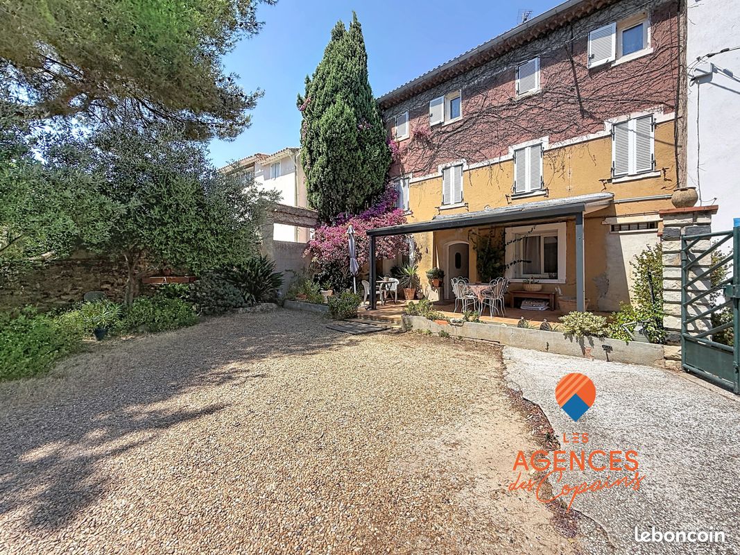 Maison 8 pièces 183 m² · à Six-Fours-les-Plages · 183 m² · 682 000 €