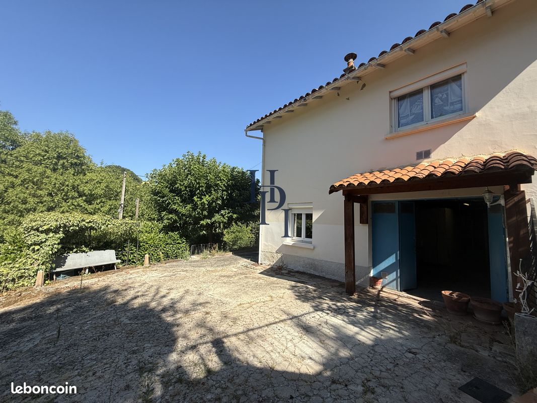 Maison 6 pièces 142 m² · à Saint-Affrique · 142 m² · 198 500 €