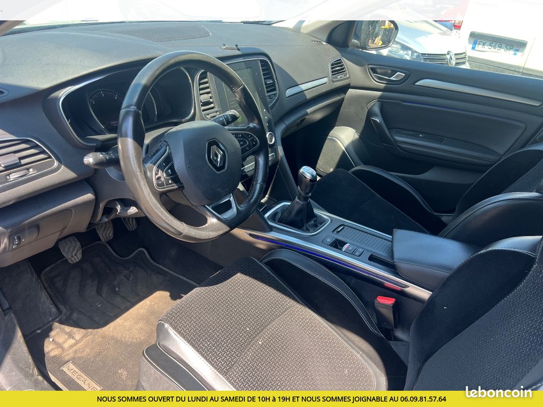 RENAULT MEGANE IV BERLINE dCi 130 Energy Intens (image 9)