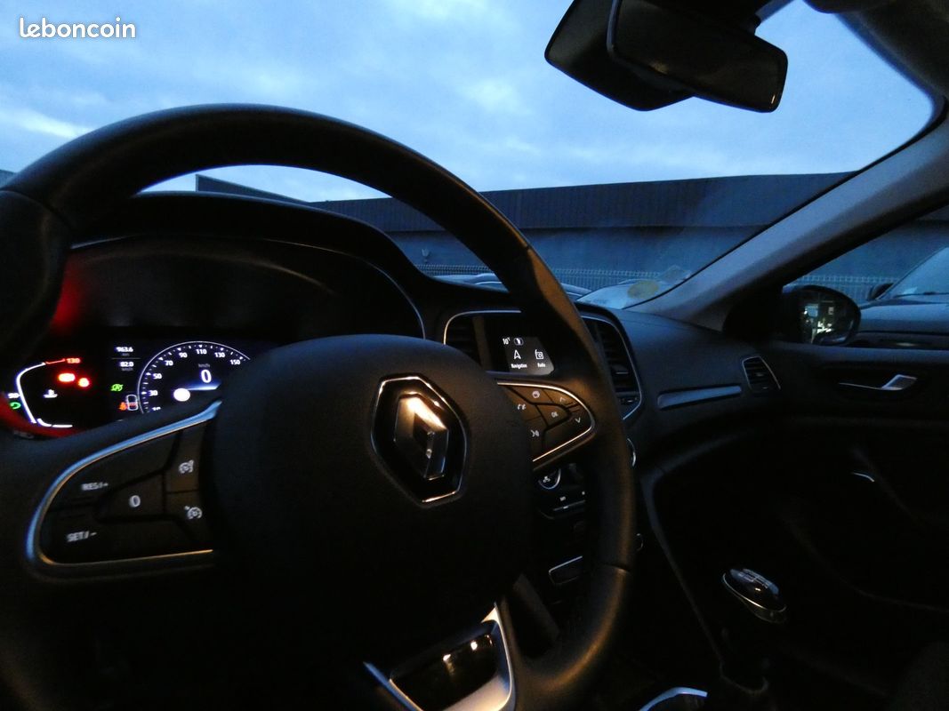 RENAULT MEGANE IV BERLINE Blue dCi 115 - 20 Business (image 21)