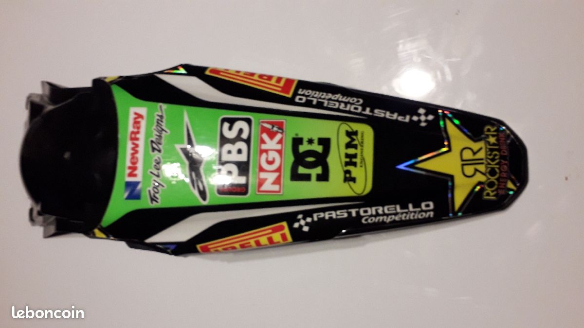 Garde boue arrière Kawasaki KXF (image 1)