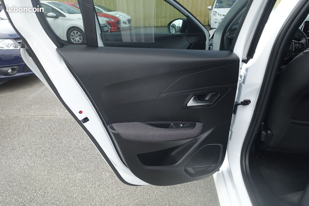 Peugeot 208 1.2 PURETECH 75CH S&S STYLE (image 15)