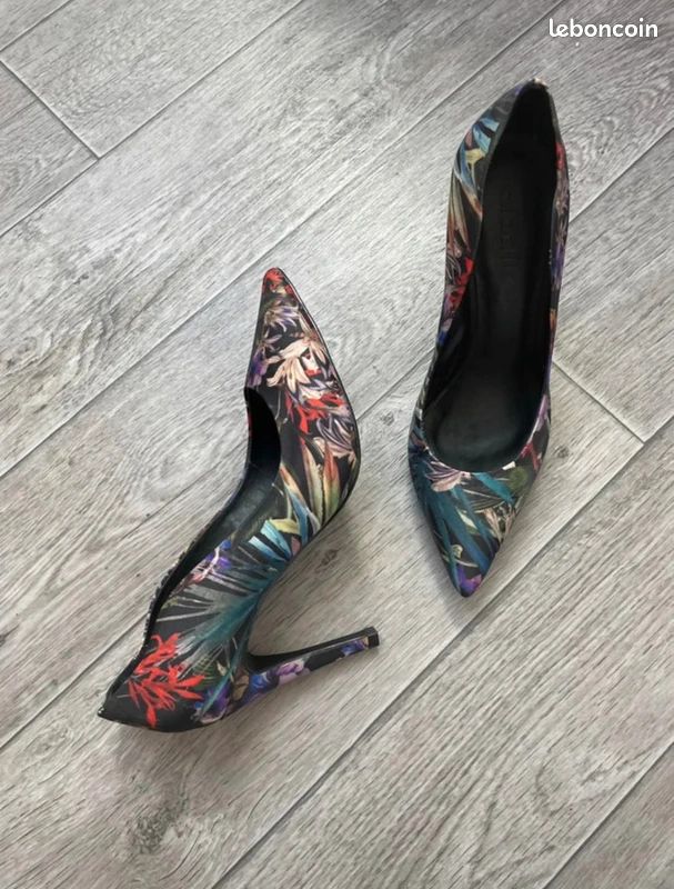 Escarpins Minelli - Taille 37, Daim Beige, Talon Aiguille Haut, Neufs Avec Boîte