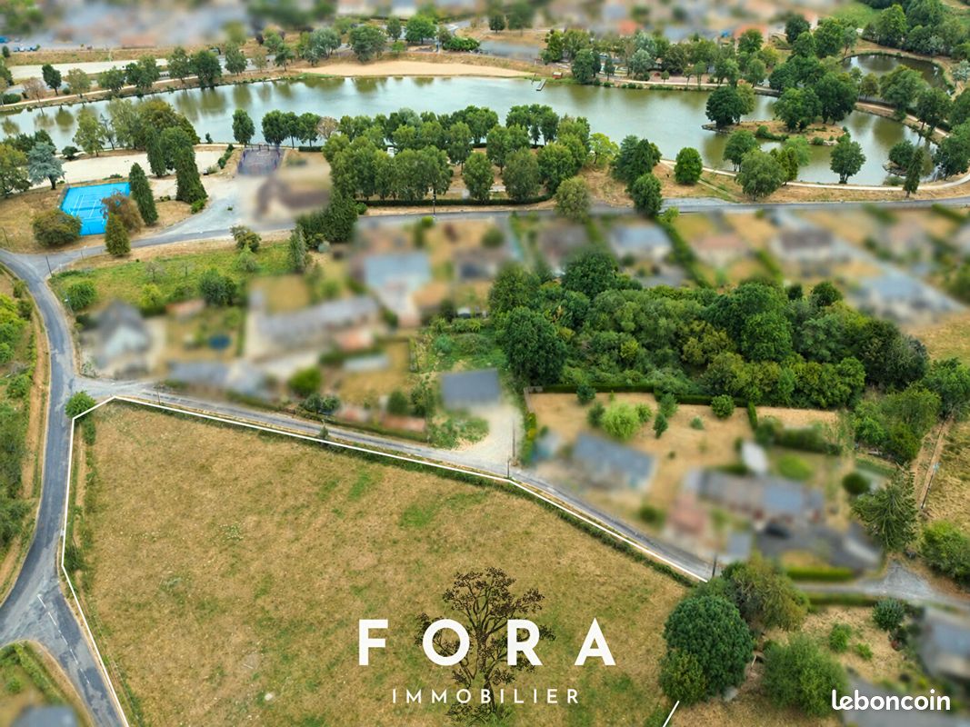 Terrain 6735 m² · à La Ferrière-aux-Étangs · 6 735 m² · 87 500 €