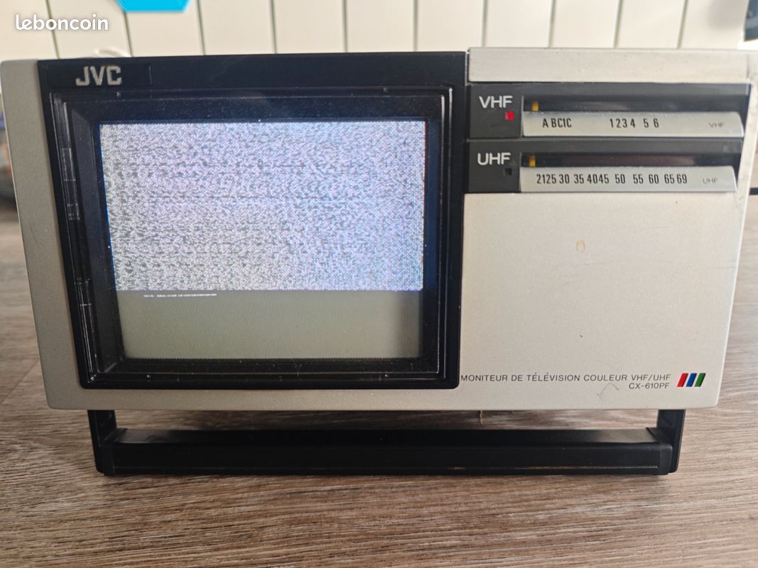 Mini Color Television Vintage JVC CX-610PF