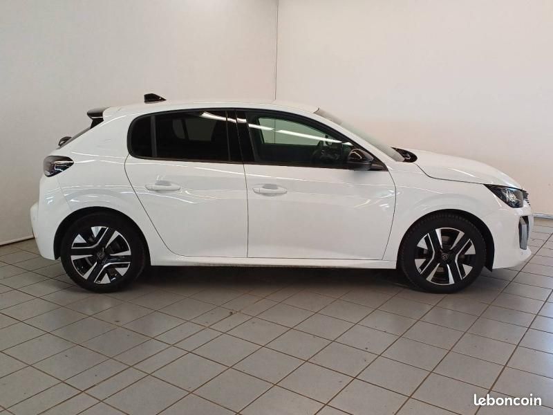 Peugeot 208 1.2 PureTech 100ch S&S Allure (image 8)