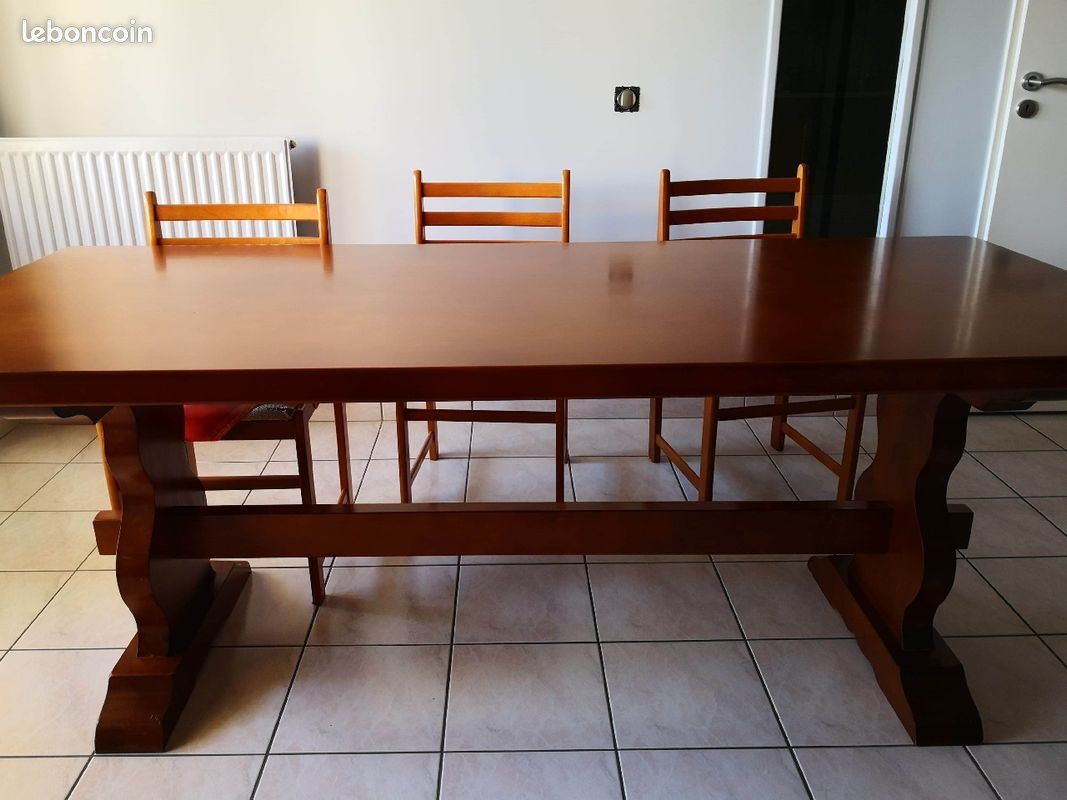 Table en bois massif de très bonne qualité (image 2)
