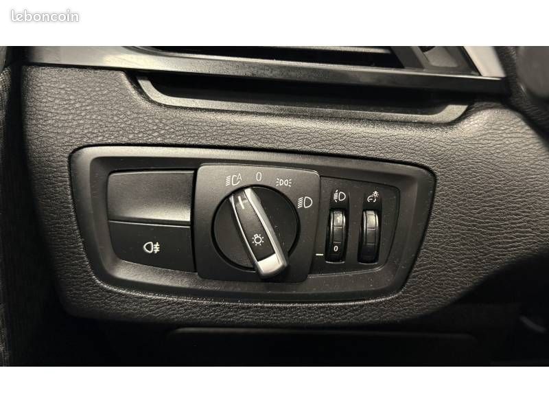 BMW X1 sDrive 18d 150 ch BVA8 Business Design (image 21)