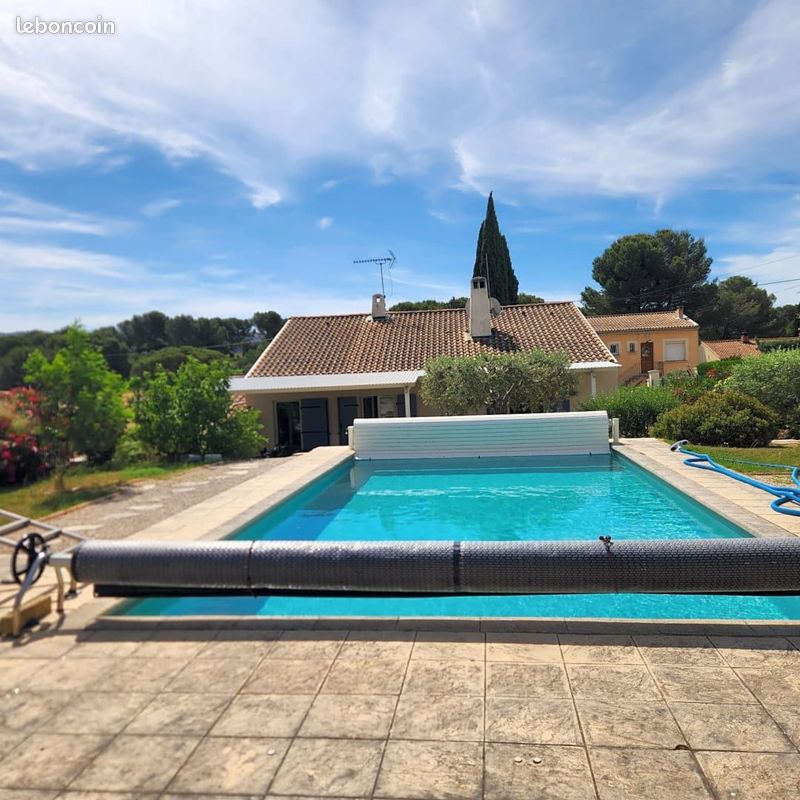 Maison 6 pièces 163 m² · à Lamanon · 163 m² · 500 000 €