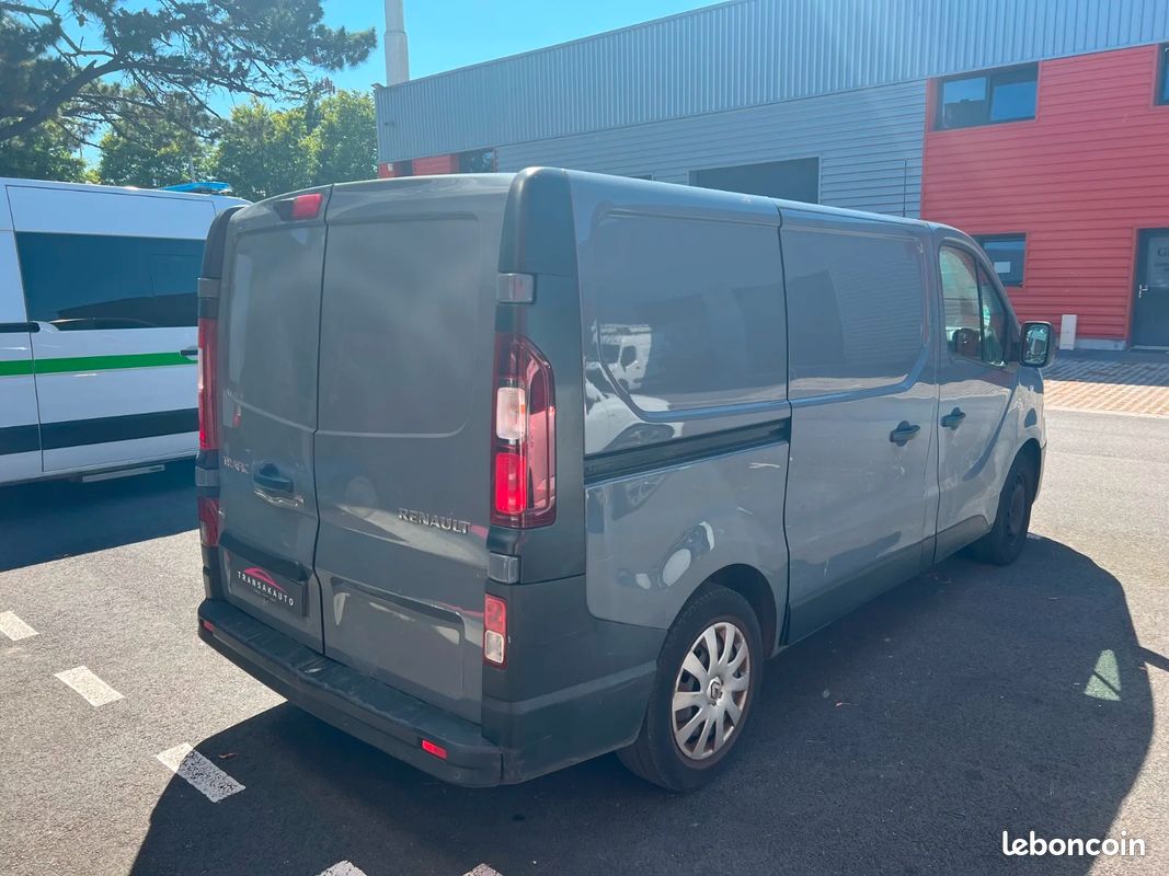 Renault trafic fourgon frigo l1h1 1000 kg 2.0l dci 120ch confort (image 6)