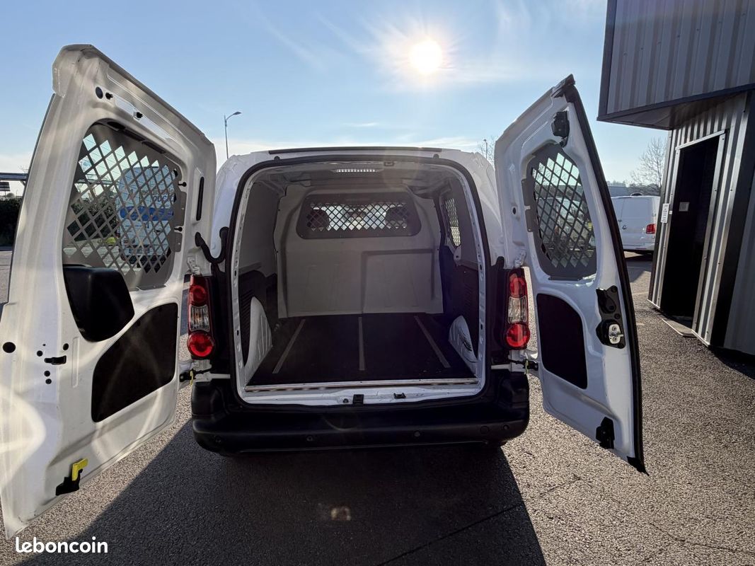 CITROEN BERLINGO 1.6 BlueHDi - 75 III FOURGON Fourgon M Club 1000 kg PHASE 1 (image 4)