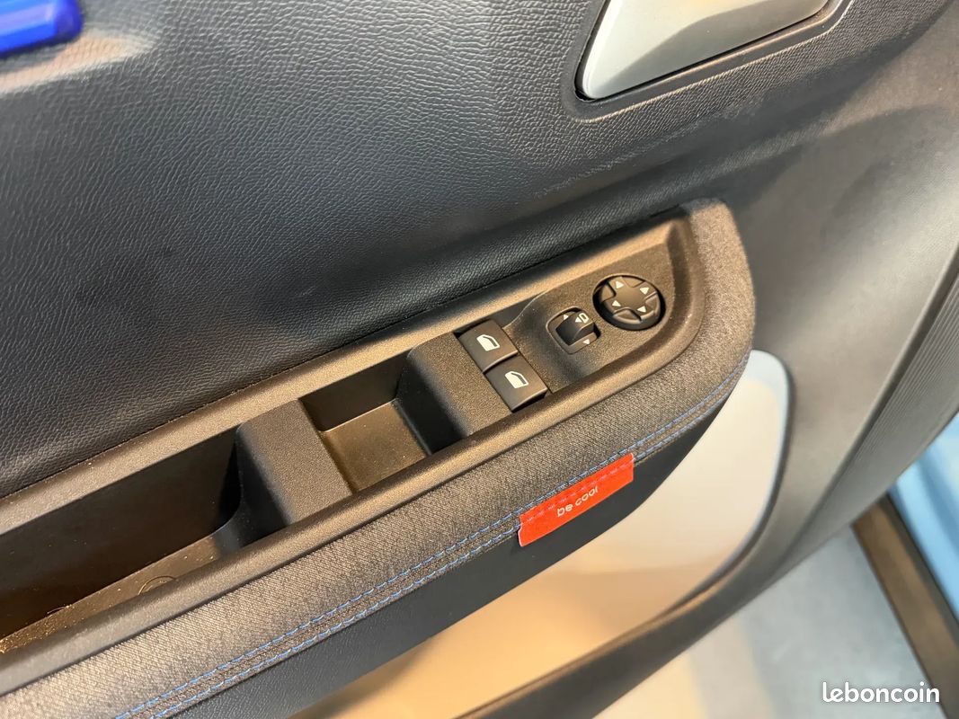 CITROEN C3 PLUS 1.2 Turbo 100ch - 2025 - 4 254 km - Moteur à chaine - Première main - Garantie Stellantis 11/2033 (image 26)