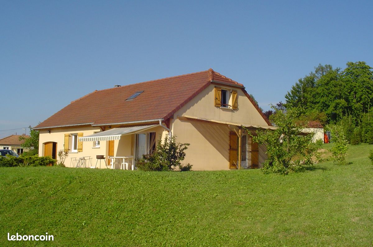 Maison 4 pièces 106 m² · à Menotey · 106 m² · 990 €