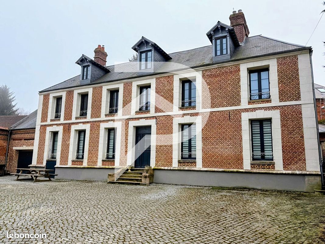 Maison 10 pièces 307 m² · à Méru · 307 m² · 499 000 €