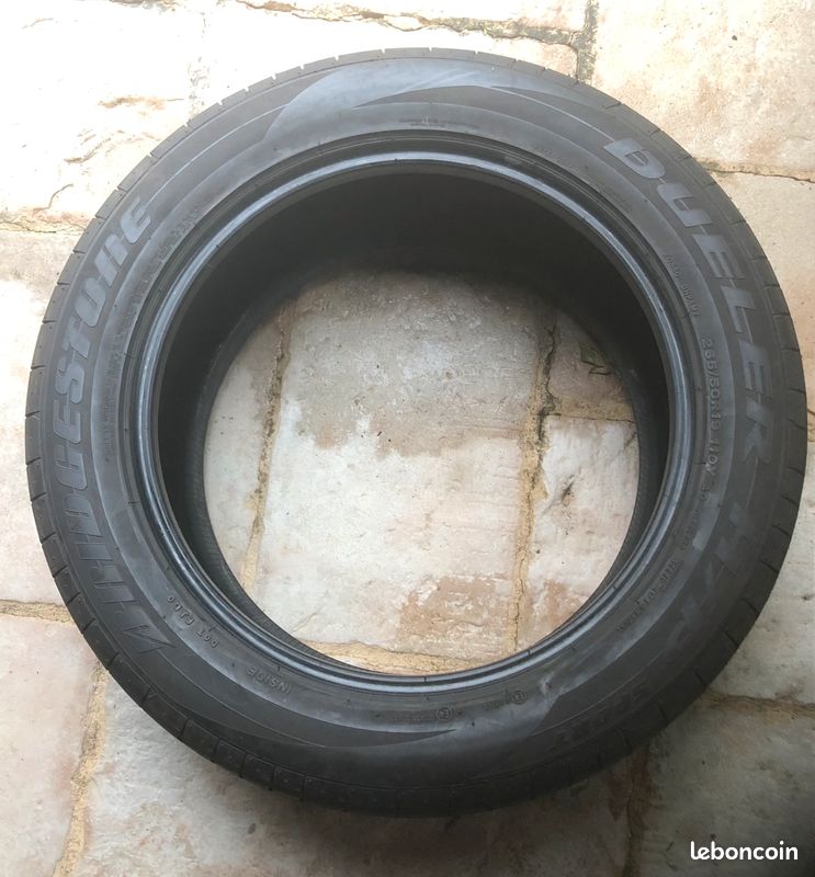 Pneus 265/50/19 (image 1)