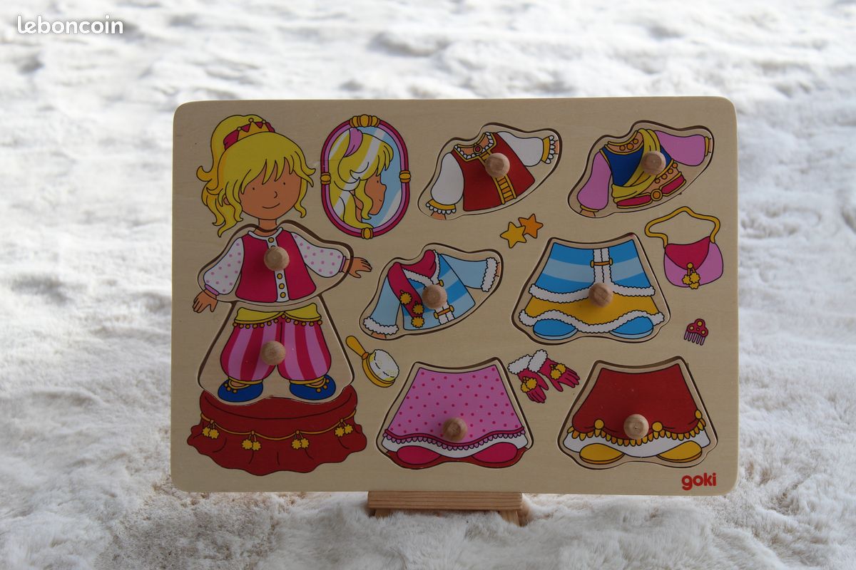 Puzzle fille à habiller (image 1)
