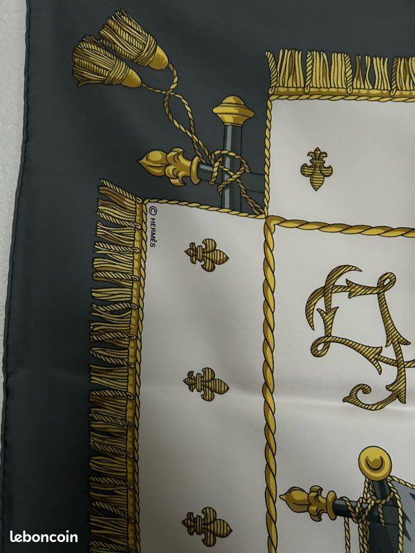 Foulard Carré Hermès - Motif "La Galère La Reale" - 88/88 Cm - Soie - Multicouleur - Neuf Sans étiquette