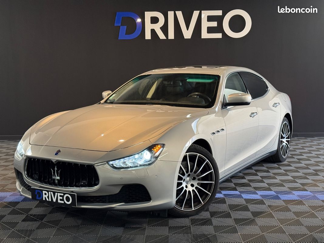 MASERATI GHIBLI 3.0 V6 410 s Q4 A / 3EME MAIN / SUIVI COMPLET MASERATI / TOIT OUVRANT / CAMERA DE RECUL (image 1)