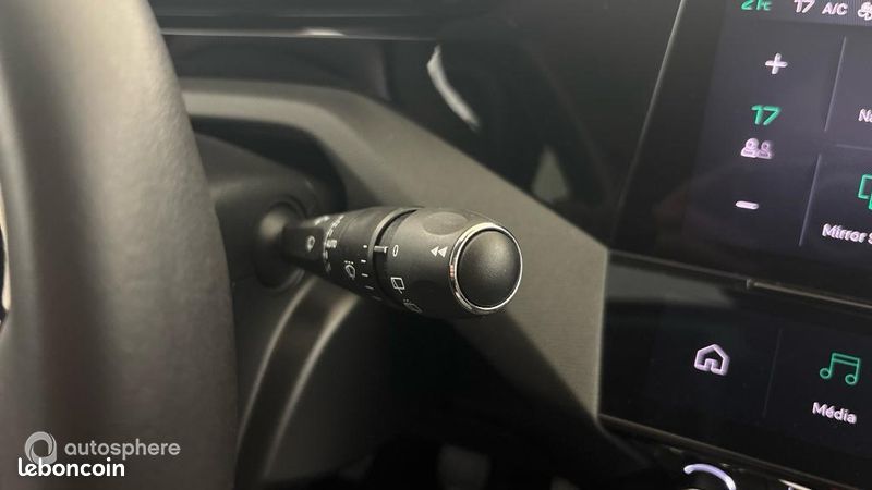 Peugeot 308 1.2 PureTech 130ch S&S Allure Pack (image 24)