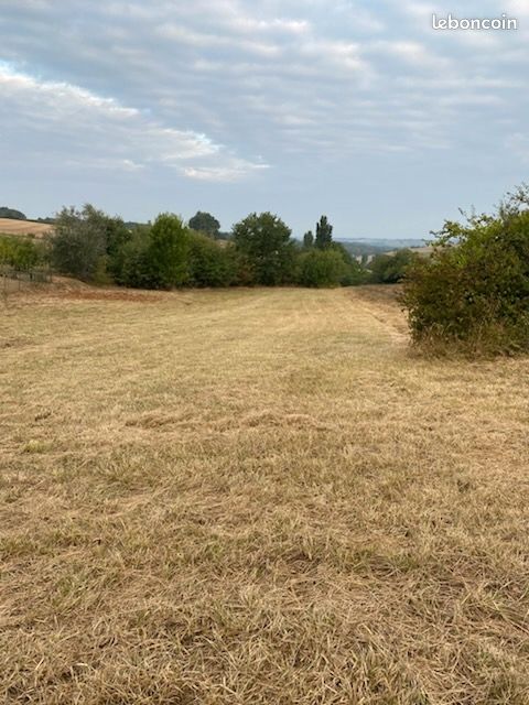 Terrain 2000 m² · à Tauriac · 46 000 €