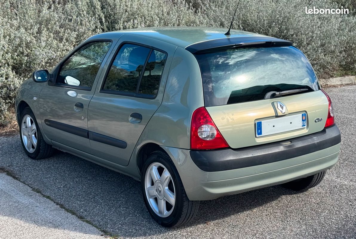 Renault Clio II 1.5 dCi 65 ch – 5 portes – 99 000 km – Révisée – Garantie 6 mois (image 4)