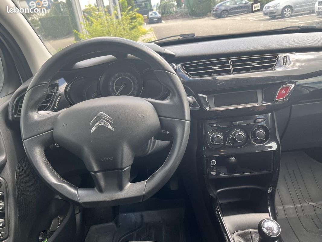 CITROEN C3 1.4 HDi FAP - 70 - Confort - CAR PLAY - REGULATEUR - SUIVI - TURBO-DISTRI- EMBRAYAGE-OK (image 12)