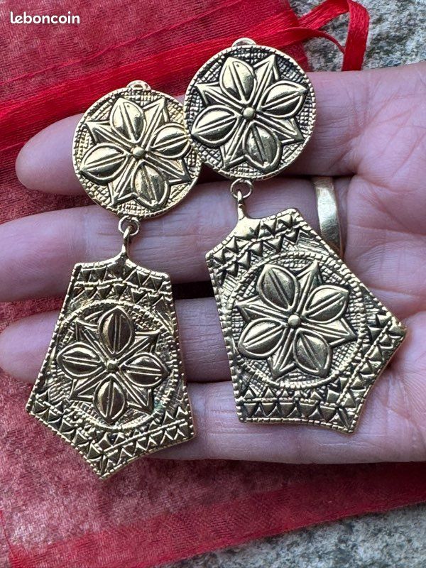 Boucles D'oreilles Clips Vintage Années 80 - Doré Avec Motif 'couture'