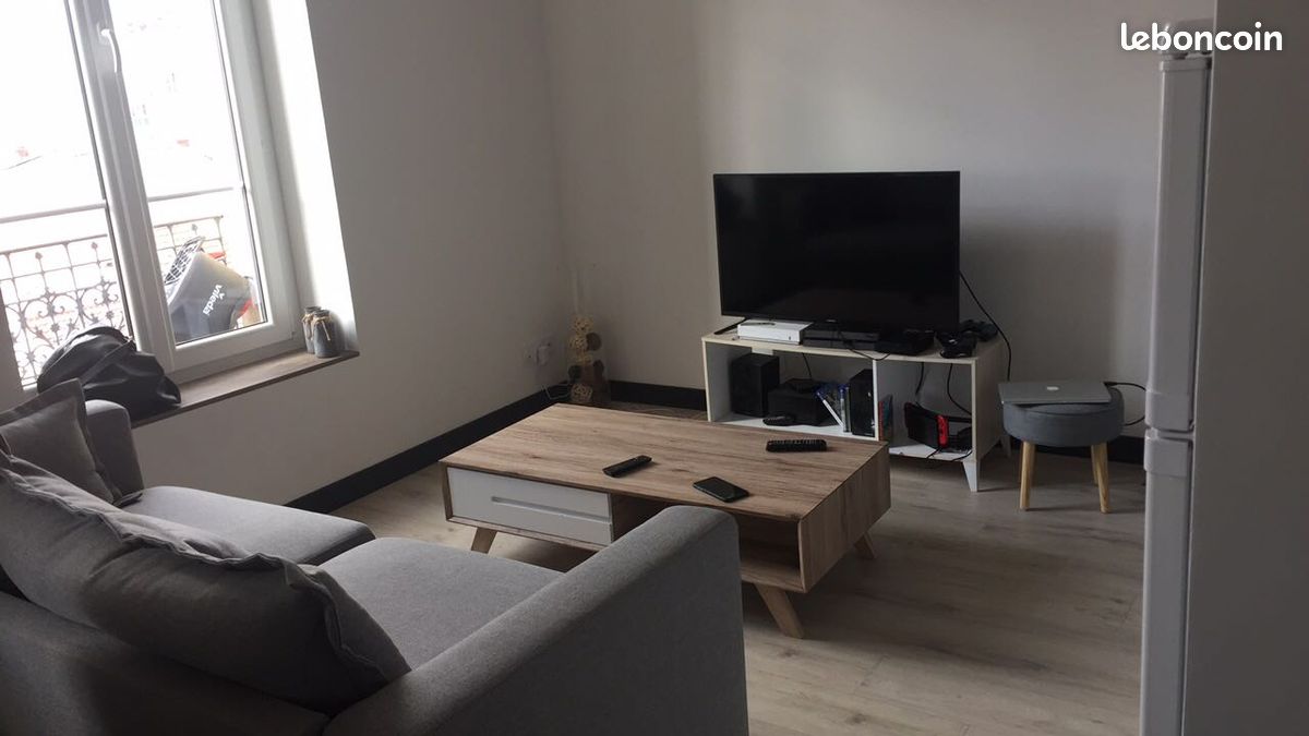 Appartement 1 pièce 35 m² · à Saint-Chamond · 35 m² · 370 €