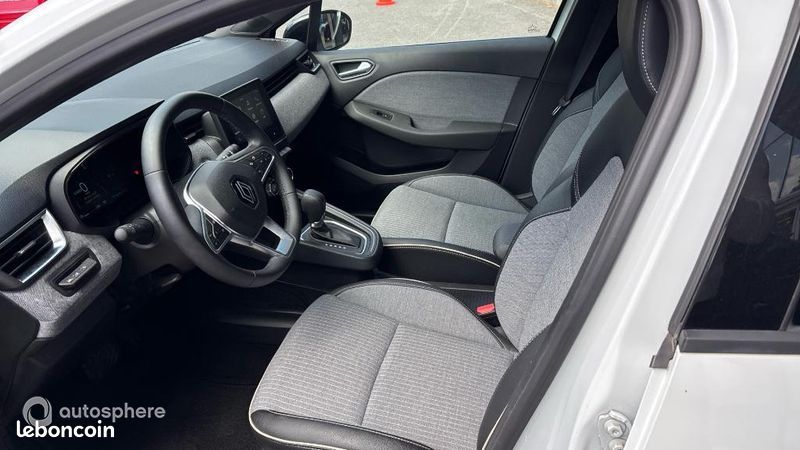 Renault Clio 1.6 E-Tech 145ch full hybrid Techno (image 12)