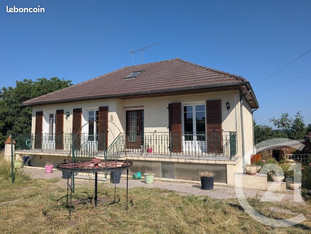 Maison 7 pièces 171 m² · à Champvert · 171 m² · 139 500 €