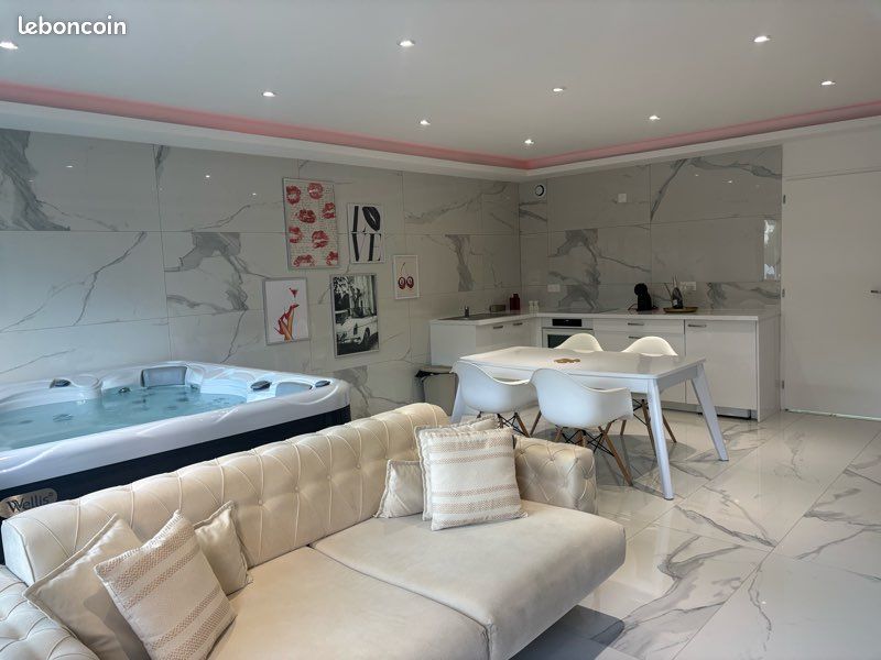 Love room Balnéo/Jacuzzi Escapade nature (image 3)