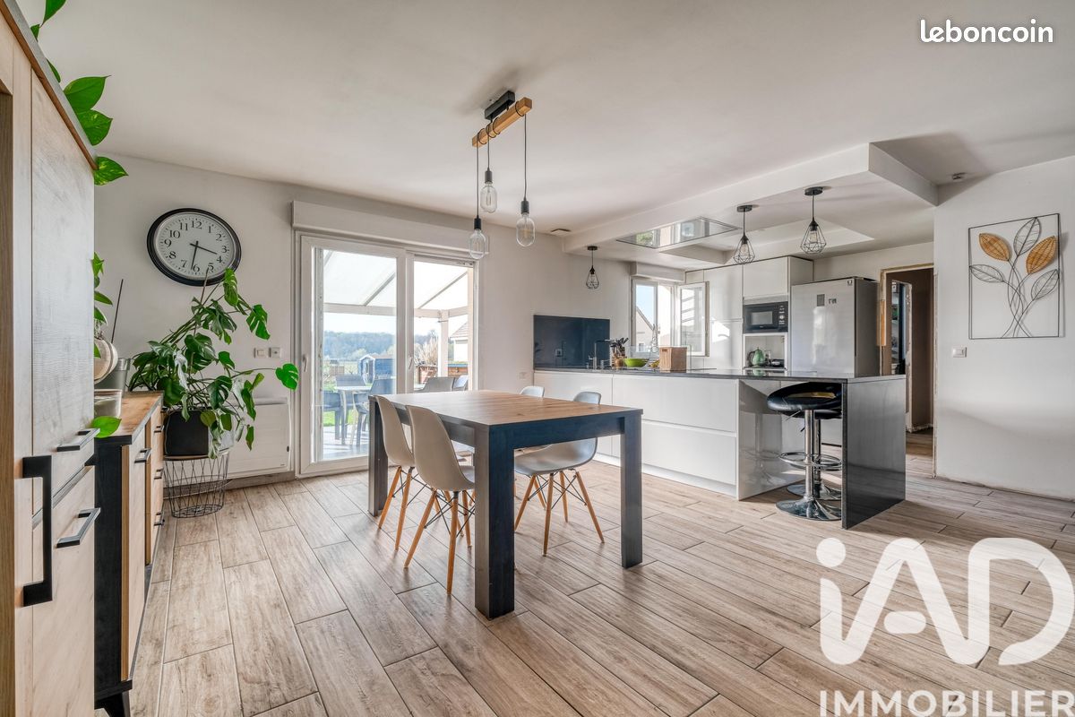 Maison 6 pièces 150 m² · à Vignely · 150 m² · 395 000 €
