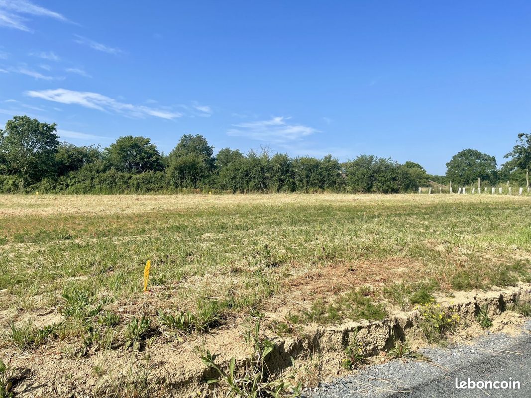 Terrain à bâtir de 480 m² à LES ALLEUDS (49) · à Brissac Loire Aubance · 60 000 €