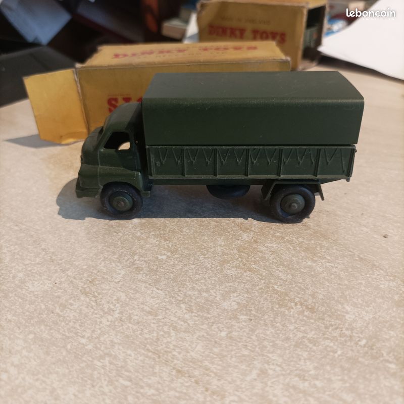 Dinky Toys 25b - Wagon Couvert Vert/Noir - Moyeux - Sans Boîte