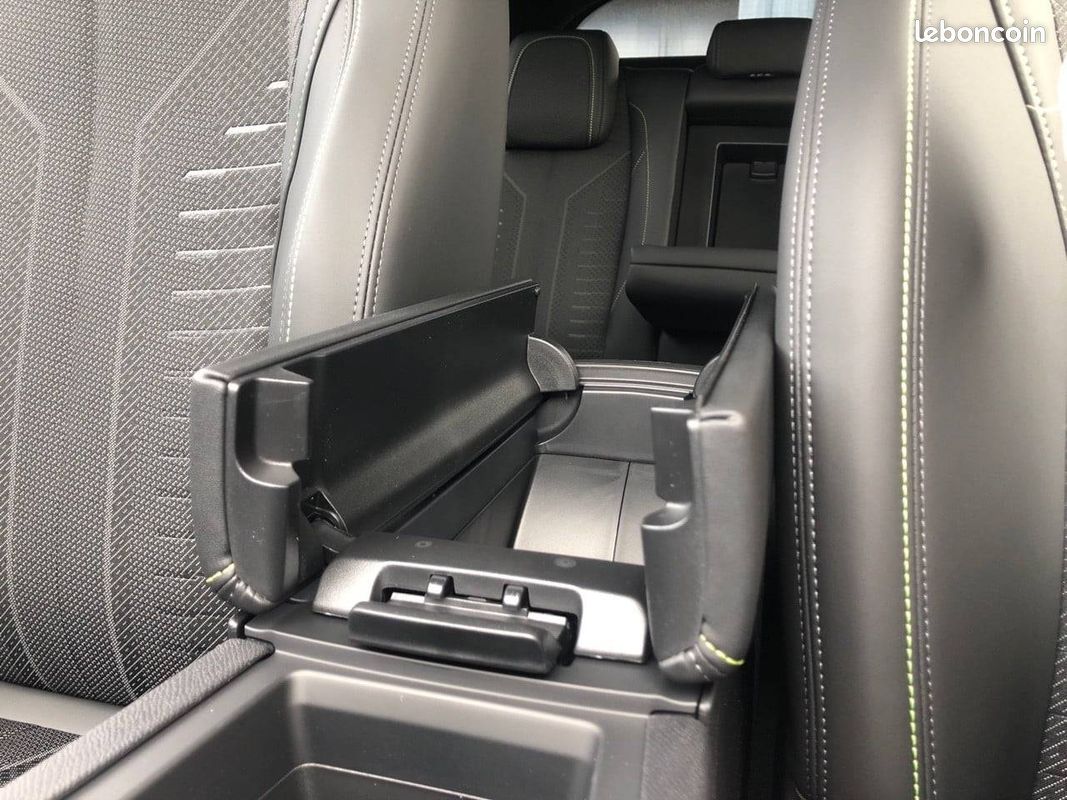 PEUGEOT 408 Hybrid 145 e-DCS6 GT (image 19)