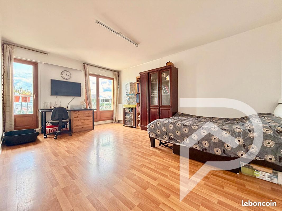 Appartement 4 pièces 74 m² · à Vitry-sur-Seine · 74 m² · 299 000 €