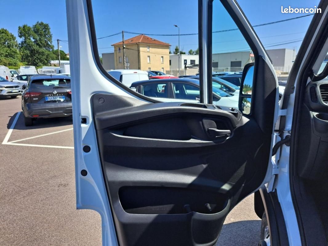 Iveco Daily PLATEAU 35C16 160CV 3L ALUMINIUM 3M80 COFFRE PANIER (image 21)