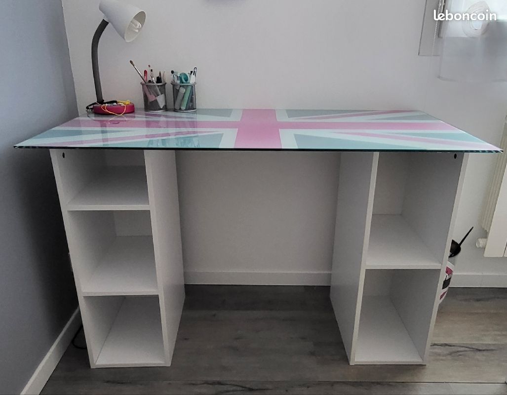 Bureau (image 2)
