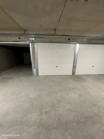 GARAGE BOX 13m2 DANS RESIDENCE SECURISE