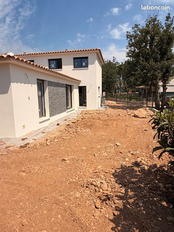 Maison 4 pièces 90 m² · à Rocbaron · 90 m² · 379 500 €