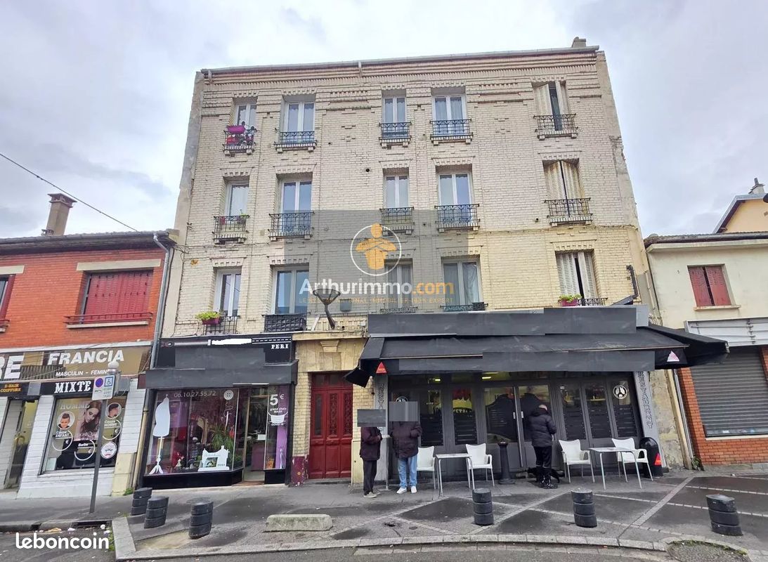 Immeuble 13 pièces 580 m² · à Saint-Denis · 580 m² · 1 450 000 €