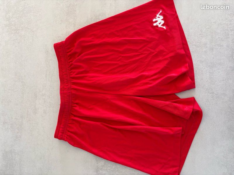 Short rouge kappa (image 1)