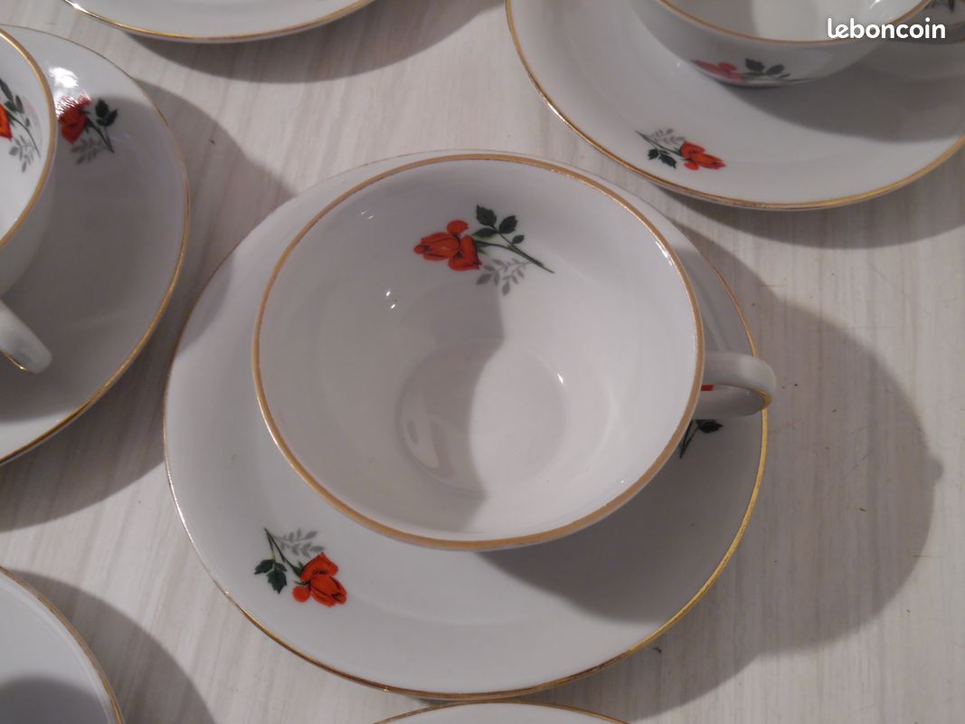 Ensemble 6 Tasses Café + Soucoupes Bords Dorés BAVARIA Roses Rouges en bouton Vintage (image 2)