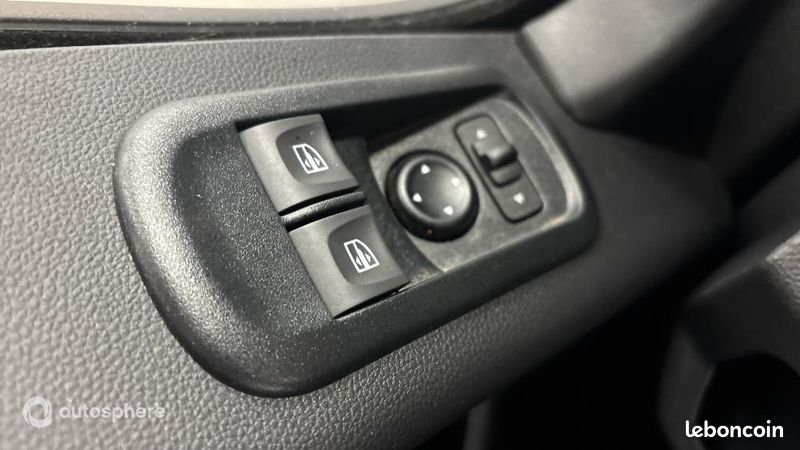 Renault Master Véhicule utilitaire ou Société F3500 L2H2 2.3 Blue dCi 135ch Confort Euro6E (image 28)