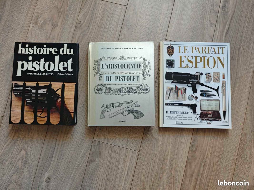 Lot de 3 livres sur les pistolets et l’espionnage (image 1)