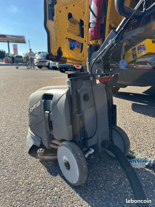 Autolaveuse professionnelle CMM 360 Multispeed (image 3)